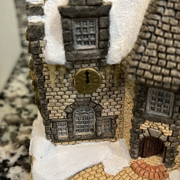 David Winter Cottages Christmas in Scotland and Hogmanay Christmas 1988 SIGNED! - Picture 8 of 11